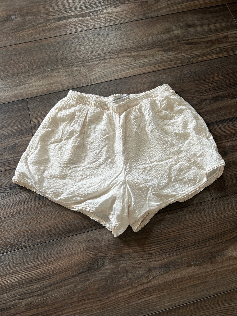 Women’s White Textured Elastic Waist Shorts 100% cotton